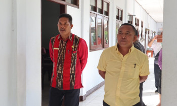 Kunjungan Kadis PKO Manggarai Barat saat Pelaksanaan Asesmen Akhir Sekolah di SMP Arnoldus