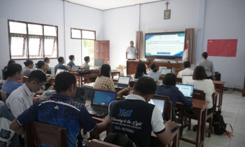 Kegiatan MGMP Tingkat Sekolah SMP Arnoldus Berlangsung Selama Dua Hari
